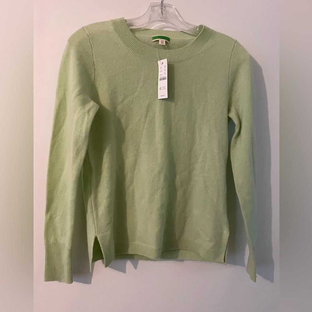 J. Crew Cashmere Sweater Size XS. Brand New Honey Dew Green Sweater